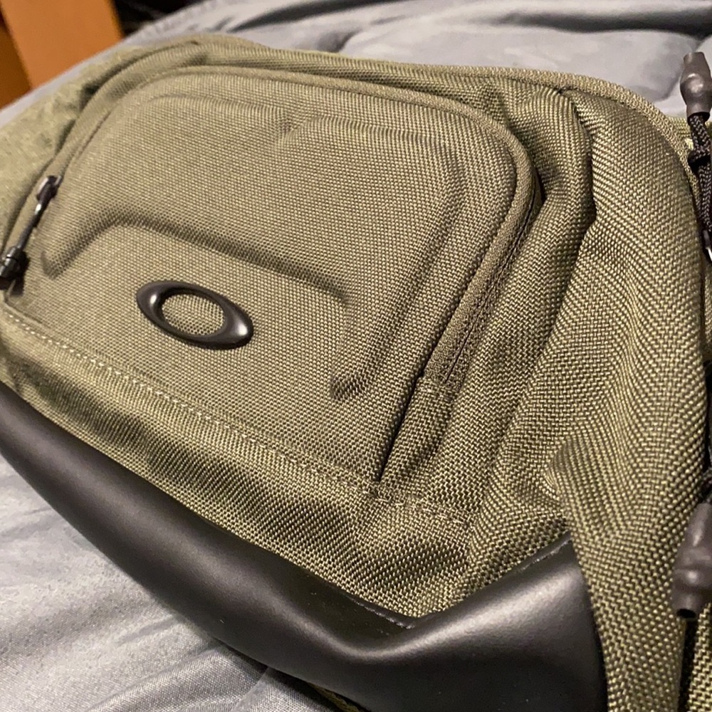 *NWT* Oakley Icon Belt Bag One-Arm Body Sling Bag - Picture 4 of 12